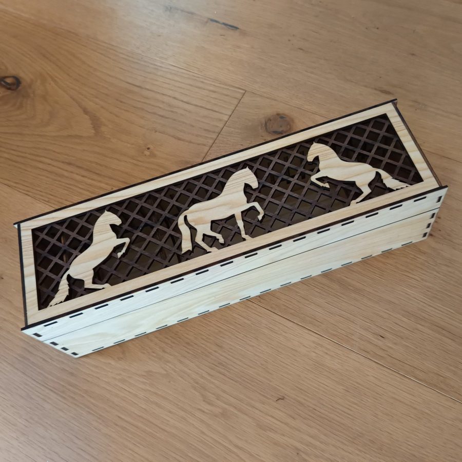 Flaschenbox Lusitanos mit Klappdeckel