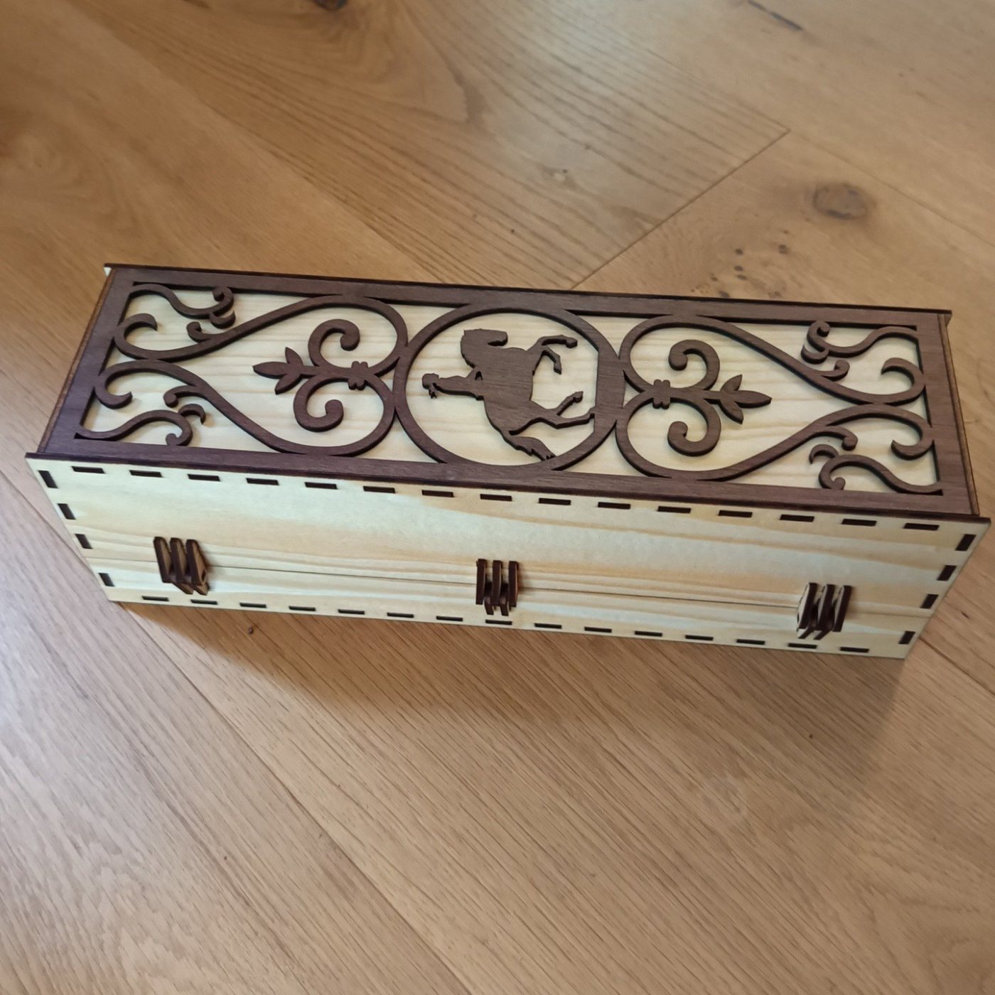 Flaschenbox Galopp mit Klappdeckel – Foto 2