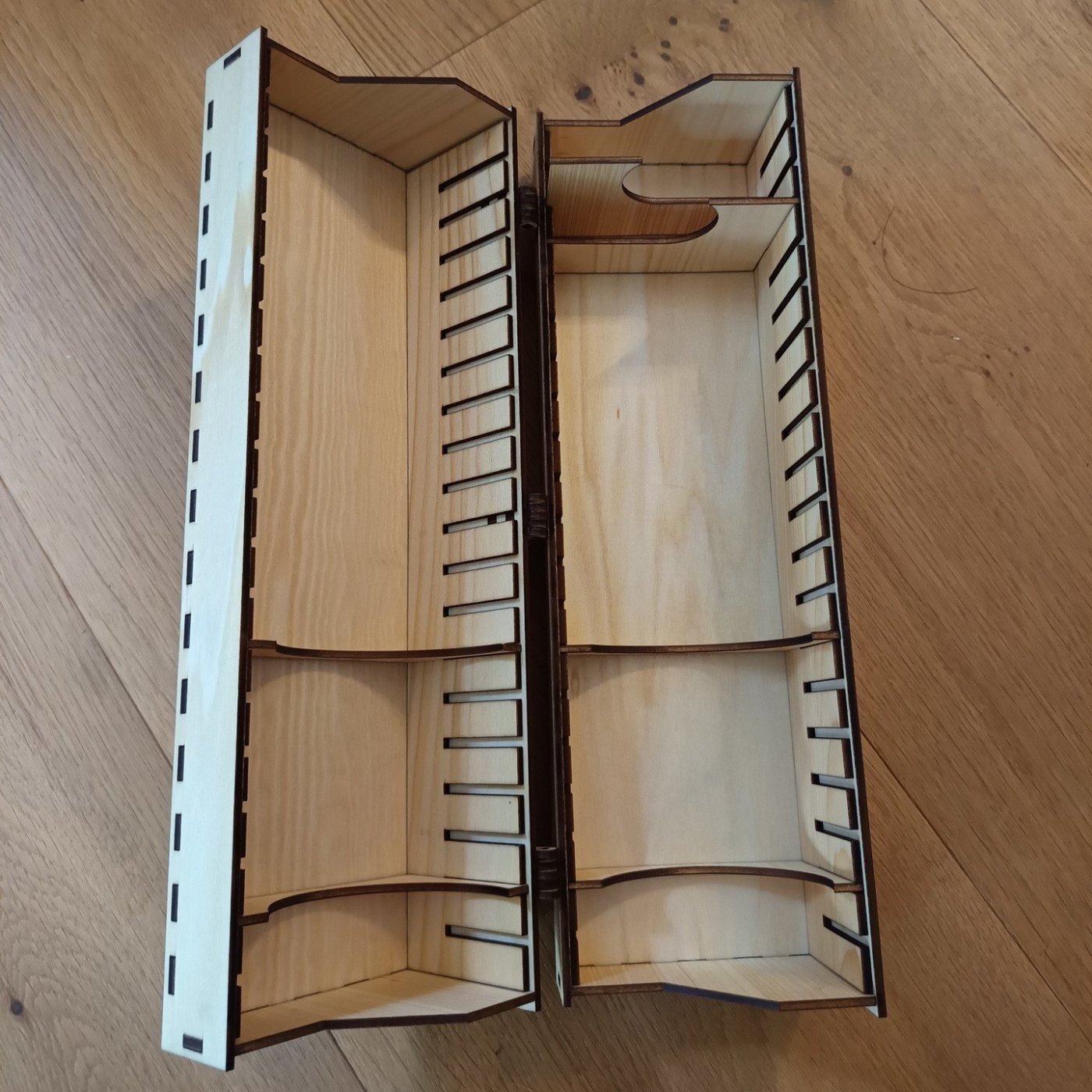 Flaschenbox Galopp mit Klappdeckel – Foto 4