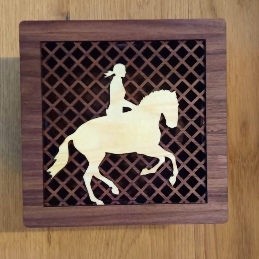 Schmuckkästchen quadratisch Galopp